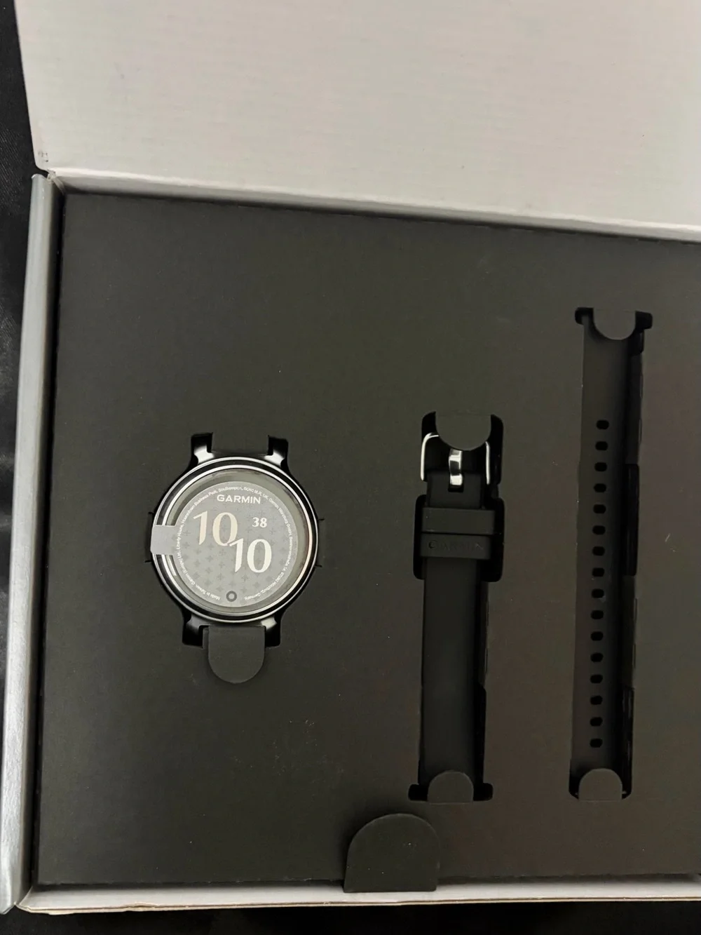 NEW IN BOX Garmin Black Smartwatch feat. Interchangeable silicone bands